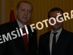 Macron: Görüşmede tutuklu gazeteciler konusunu ele alacağım