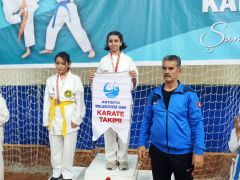 ANTAKYA BELEDİYESİ KARATE TAKIMINDAN BÜYÜK BAŞARI