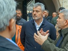 AK PARTİ HBB ADAYI MEHMET ÖNTÜRK, SAHAYA İNDİ