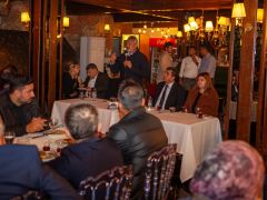 ÖNTÜRK SAĞLIKÇILARLA BULUŞTU:  “HASTA HATAY’I EL BİRLİĞİYLE İYİLEŞTİRECEĞİZ”