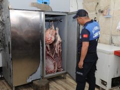 HBB ZABITA DAİRESİ VE ANTAKYA İLÇE TARIM MÜDÜRLÜĞÜ İŞBİRLİĞİYLE DENETİMLER YAPILDI     BÜYÜKŞEHİR ET VE ET ÜRÜNLERİNDE DENETİMLERİNİ SIKILAŞTIRDI