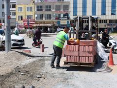 HBB, İSKENDERUN’DA 3 BİN 500 METRE UZUNLUĞUNDA KALDIRIMI YENİLEDİ