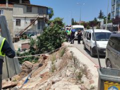 BÜYÜKŞEHİR, DEFNE’DEKİ HEYELAN TEHLİKESİNE KARŞI HAREKETE GEÇTİ HARBİYE CADDESİ’NDEKİ TEHLİKEYE KARŞI HBB ÇALIŞMALAR BAŞLATTI