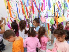 HBB’DEN ÇOCUKLARA HIDIRELLEZ ETKİNLİĞİ  DİLEKLERİNİ RESMEDİP DİLEK AĞACINA ASTILAR