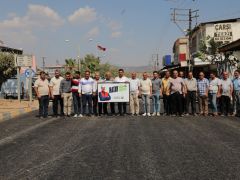 BETON ASFALTA KAVUŞAN AKTEPE MUHTARI KURBAN KESTİ DEMİRCİ, “BİZ BU EKİBE GÜVENİYORUZ”