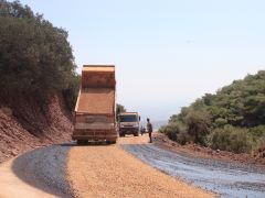 KIRIKHAN İLE BELEN’İ BAĞLAYAN 9 KM’LİK YOL YENİLENİYOR  6 MAHALLE’Yİ BİRLEŞTİREN YOLUN 20 YILLIK PROBLEMİ ÇÖZÜLDÜ