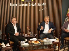 BAŞKAN ÖNTÜRK İSKENDERUN’DA GAZETECİLERLE BULUŞTU