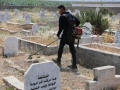 MEZARLIKLARDA BAYRAM HAZIRLIĞI BAŞLADI