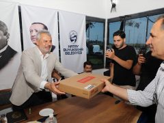 BAŞKAN ÖNTÜRK’TEN KUMLU MUHTARLARINA TEKNOLOJİK DESTEK