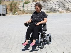HBB TEKERLEKLİ SANDALYELERİ SAHİPLERİNE ULAŞTIRDI