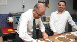 BAŞKAN YAPAR, CUMHURİYET COŞKUSUNU ESNAFLA PAYLAŞTI