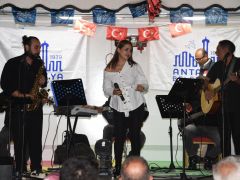 BAŞKAN YAPAR, POP MÜZİK KONSERİ’NDE VATANDAŞLARLA BİR ARAYA GELDİ