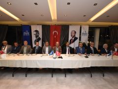 BAŞKAN YAPAR, MUHTARLAR GÜNÜ’NDE MUHTARLARLA BİR ARAYA GELDİ