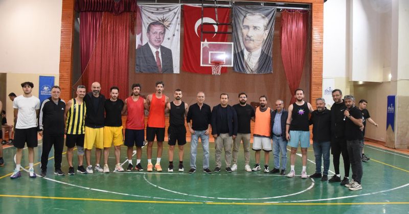 BAŞKAN YAPAR 2. TEK POTA BASKETBOL CUMHURİYET KUPASI MÜSABAKALARINI HEYECANLA İZLEDİ