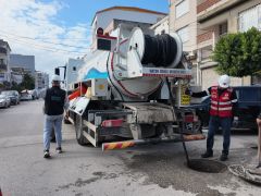 63 KM’LİK HATTAN 36 KAMYON DOLUSU KATI ATIK ÇIKARTILDI