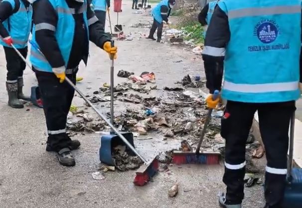 MADENBOYU MAHALLESİ’NDE KAPSAMLI TEMİZLİK ÇALIŞMALARI