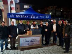 ANTAKYA BELEDİYESİ’NDEN MİRAÇ KANDİLİ’NDE TATLI İKRAMI PROGRAMI