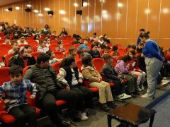 HBB TİYATROSU ERDEMLİ’DE ÇOCUKLARLA BULUŞTU