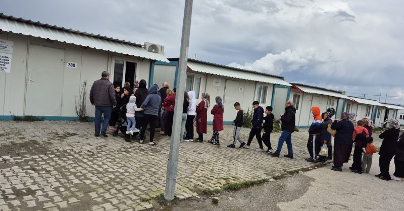 ANTAKYA’DA İFTAR SOFRALARINA SICAK PİDE DESTEĞİ