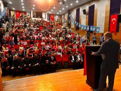 HATAY ÜLKÜ OCAKLARI’NDAN KÜLTÜR HAMLESİ : KARAGÖZ VE HACİVAT YAYLADAĞI’NDA ÇOCUKLARLA BULUŞTU