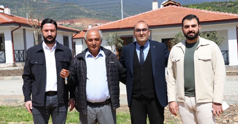 KIRIKHAN KARAMAĞARA’DA KÖY EVLERİ HAK SAHİPLERİNE TESLİM EDİLDİ