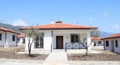KIRIKHAN KARAMAĞARA’DA KÖY EVLERİ HAK SAHİPLERİNE TESLİM EDİLDİ