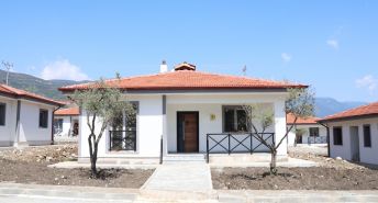 KIRIKHAN KARAMAĞARA’DA KÖY EVLERİ HAK SAHİPLERİNE TESLİM EDİLDİ