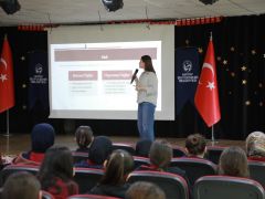 HBB’DEN ÖĞRENCİLERE SAĞLIKLI BESLENME VE AKRAN ZORBALIĞI EĞİTİMİ