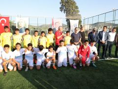 HBB’NİN HALI SAHALARI TURNUVAYLA HİZMETE AÇILDI