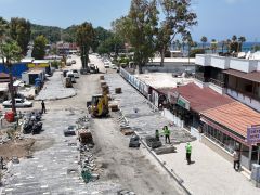 HBB, ARSUZ MERKEZ’DE KALDIRIM ÇALIŞMALARINI SÜRDÜRÜYOR                                                                                             