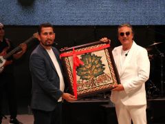 HBB’NİN ÇELİK KONSERİYLE 90’LAR RÜZGARI HATAY’DA ESTİ