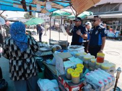 MEYDAN MAHALLESİ’NDEKİ ESNAF, GEÇİCİ YERLERİNE TAŞINDI