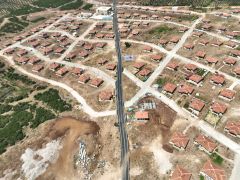 DÖRT MAHALLEYİ BİRBİRİNE BAĞLAYAN YOL, SICAK ASFALTLA YENİLENDİ
