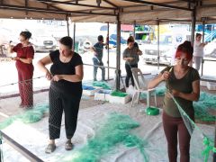 SAMANDAĞ’DA BALIK AĞLARI ÖRÜLÜYOR, ÜRETİM GÜÇLENİYOR