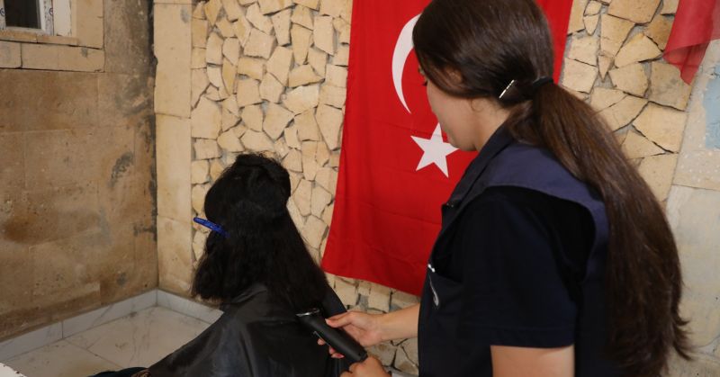 HBB’DEN İHTİYAÇ SAHİPLERİNE KUAFÖR HİZMETİ