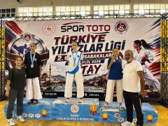 KARATE TAKIMI SPORCULARI BAŞARILARIYLA GURURLANDIRIYOR