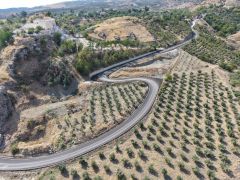 HBB, KIRIKHAN ALAYBEYLİ’NİN YOLUNU ASFALTLADI