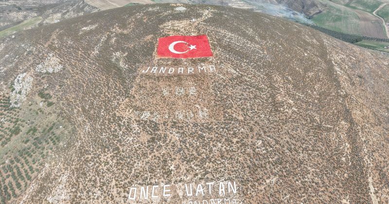 HBB’DEN 29 EKİM CUMHURİYET BAYRAMI’NA ÖZEL TÜRK BAYRAĞI BOYAMA ÇALIŞMASI